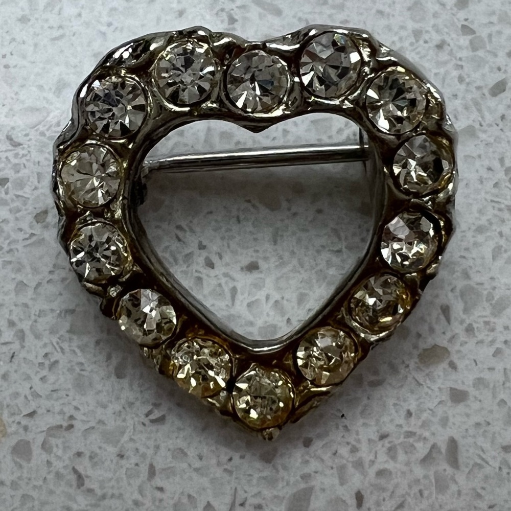 Vintage Heart Pins Dainty Tiny Valentine's Day Brooches - Picture 6 of 10